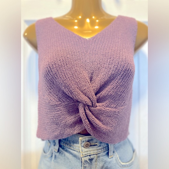 *bundle* Four cute summer tops. Size Medium. - Picture 7 of 16